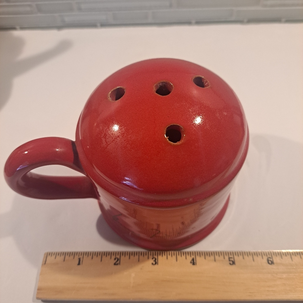 Red Pottery Mama Roe Cheese Shaker 4.5" - Picture 3 of 6